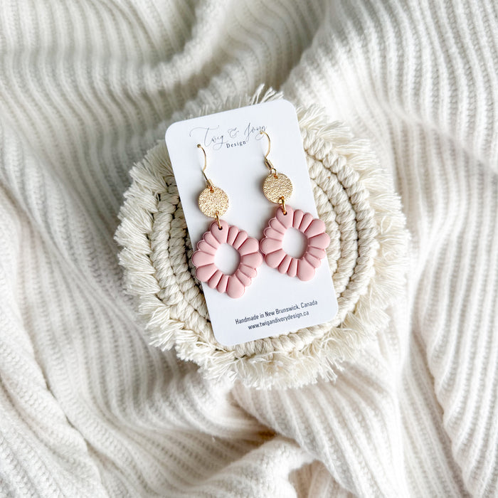 Ang Dangle Earrings | Pink