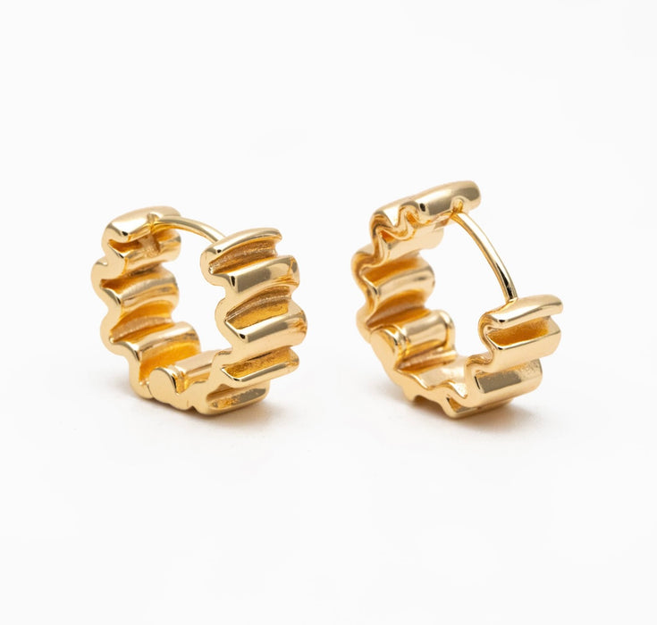 Wavy Gold Hoop Huggie | Earring Set