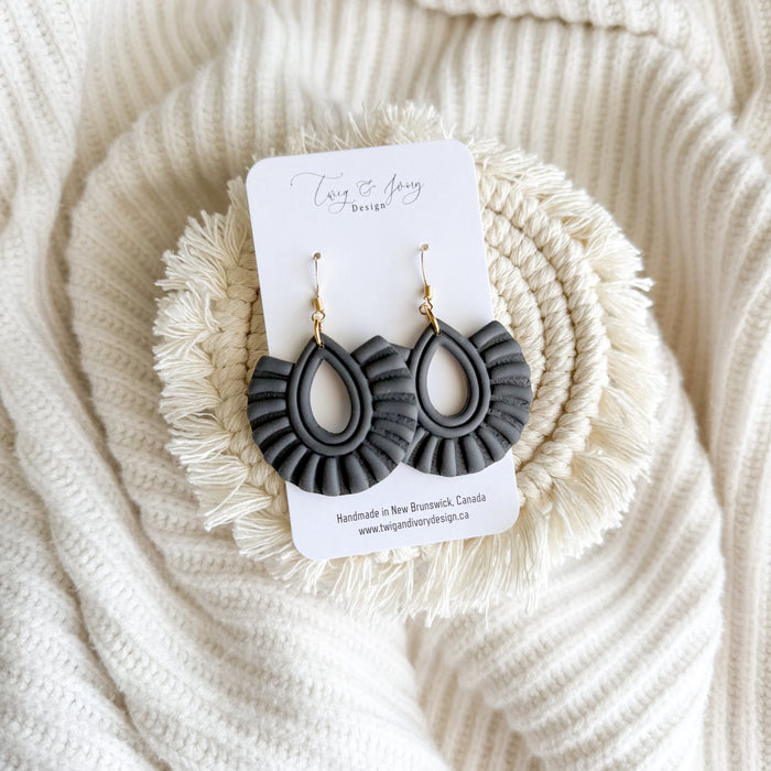Maggie Dangle Earrings | Charcoal